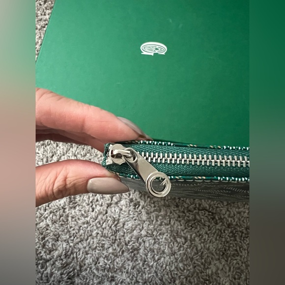 ✖️SOLD✖️AUTH Goyard Senat MM Pouch in Green - Picture 5 of 8